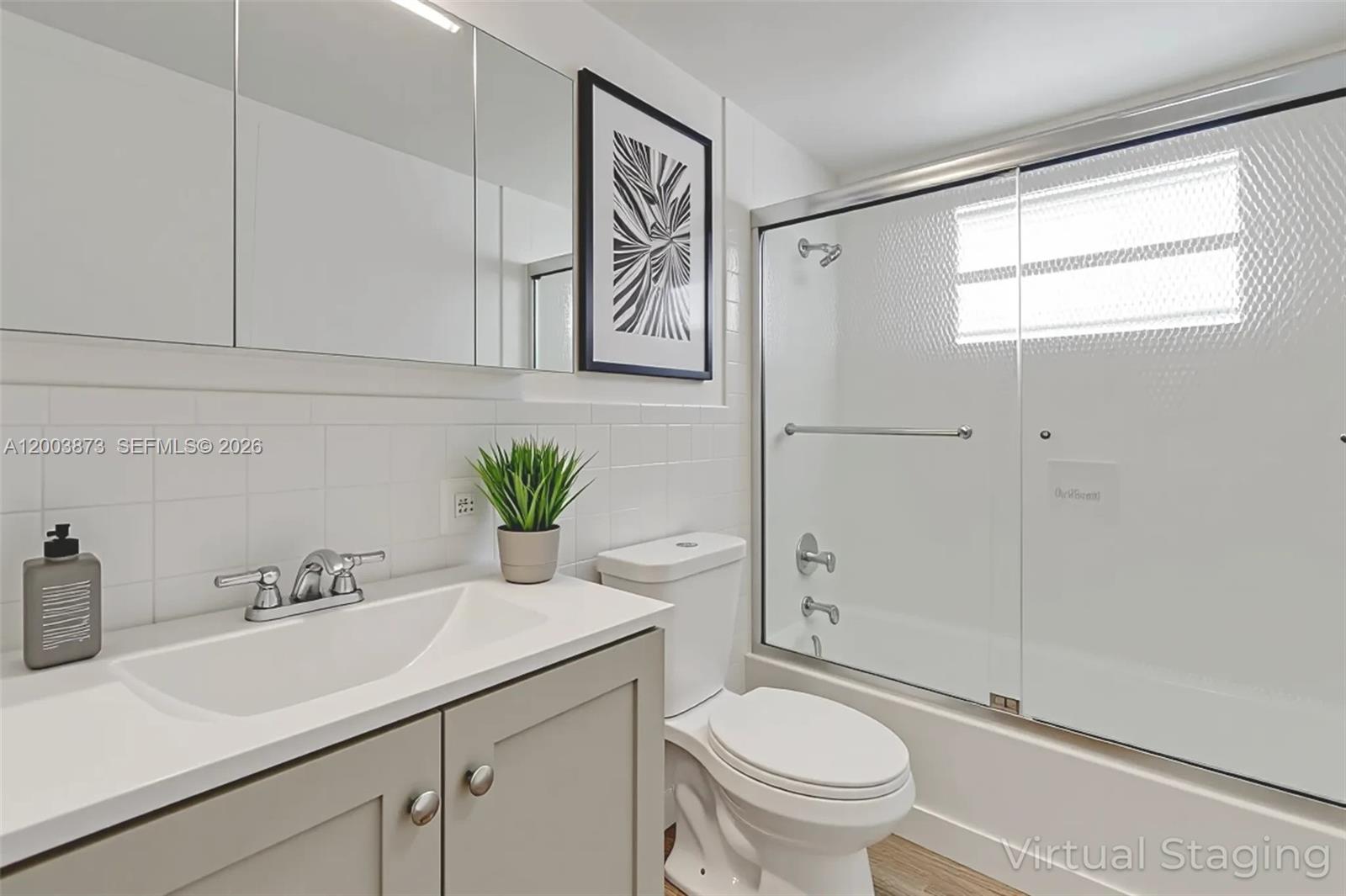 1334 Euclid Avenue 8 Property Photo 6