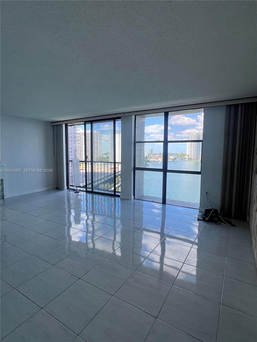 17500 N Bay Road S907 Property Photo 13
