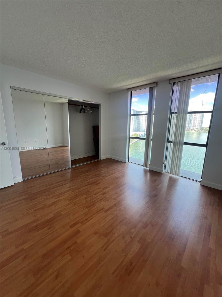 17500 N Bay Road S907 Property Photo 16
