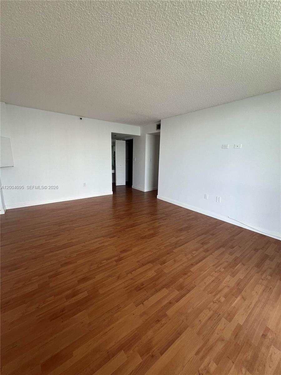 17500 N Bay Road S907 Property Photo 19