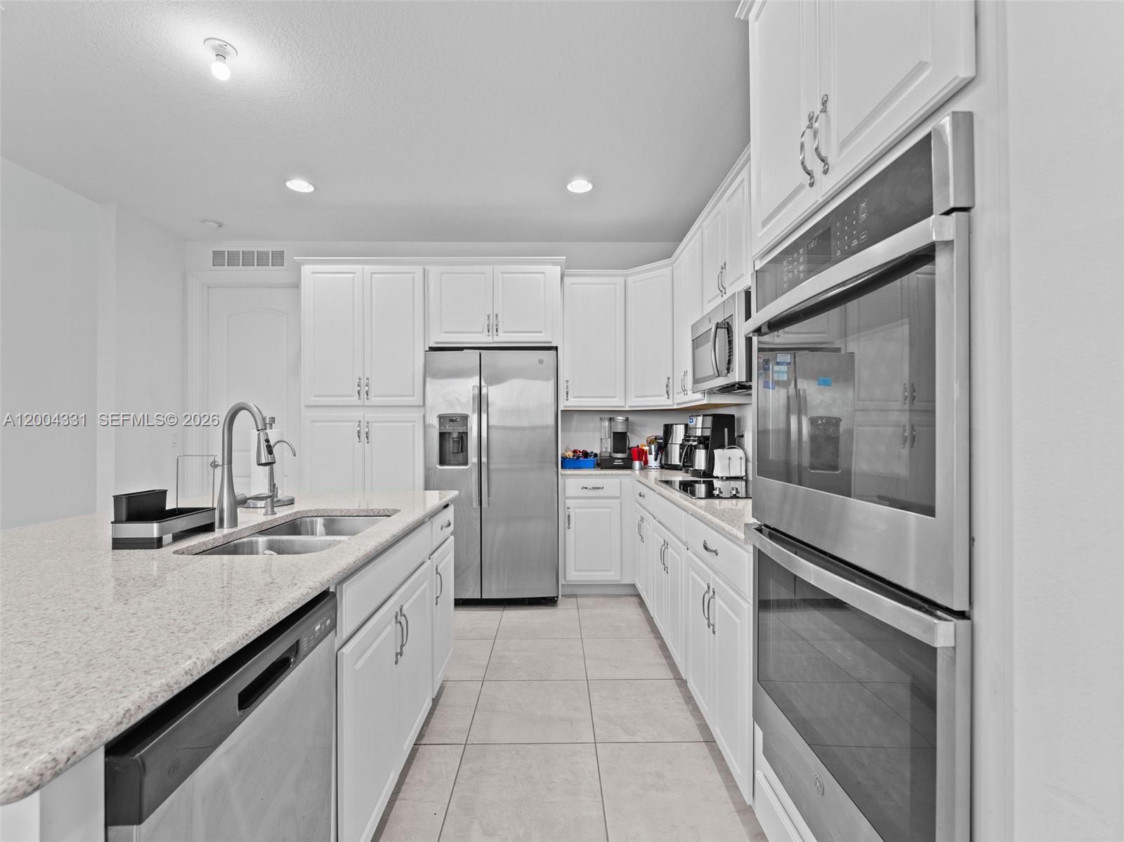 10105 Nw Brickhill Drive Property Photo 12