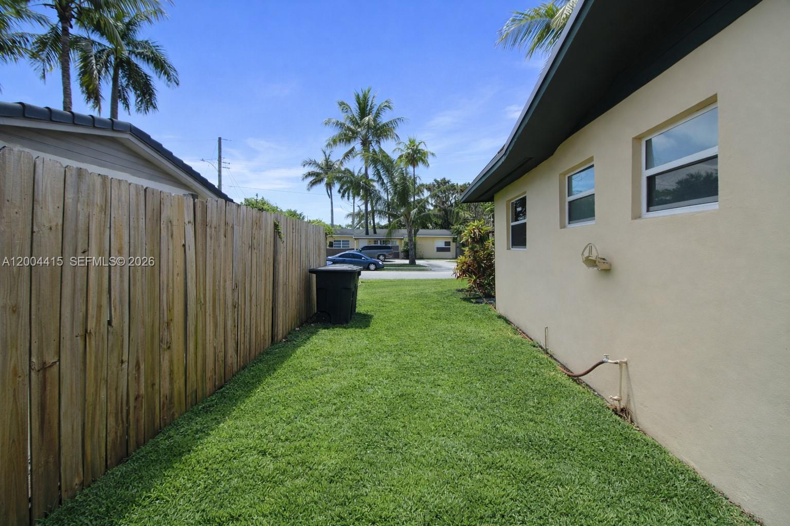 2048 Sw 27th Avenue Property Photo 8