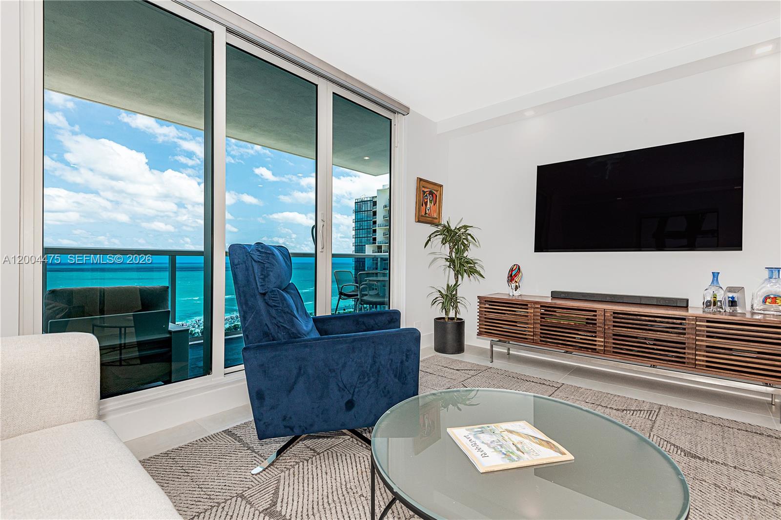 2301 Collins Avenue 1440 Property Photo 6
