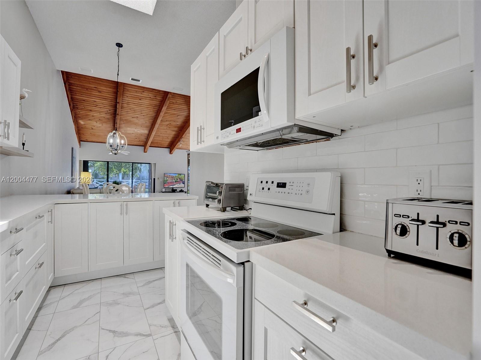 2667 S Parkview Drive Property Photo 15
