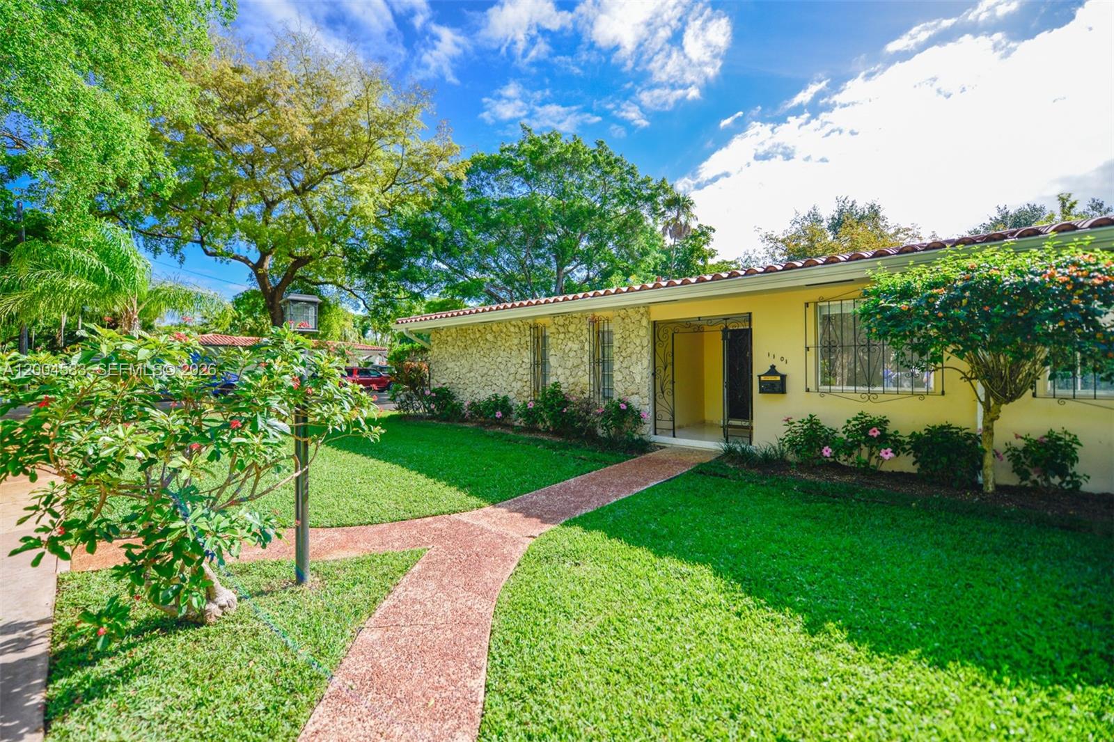1101 Capri Street Property Photo 1