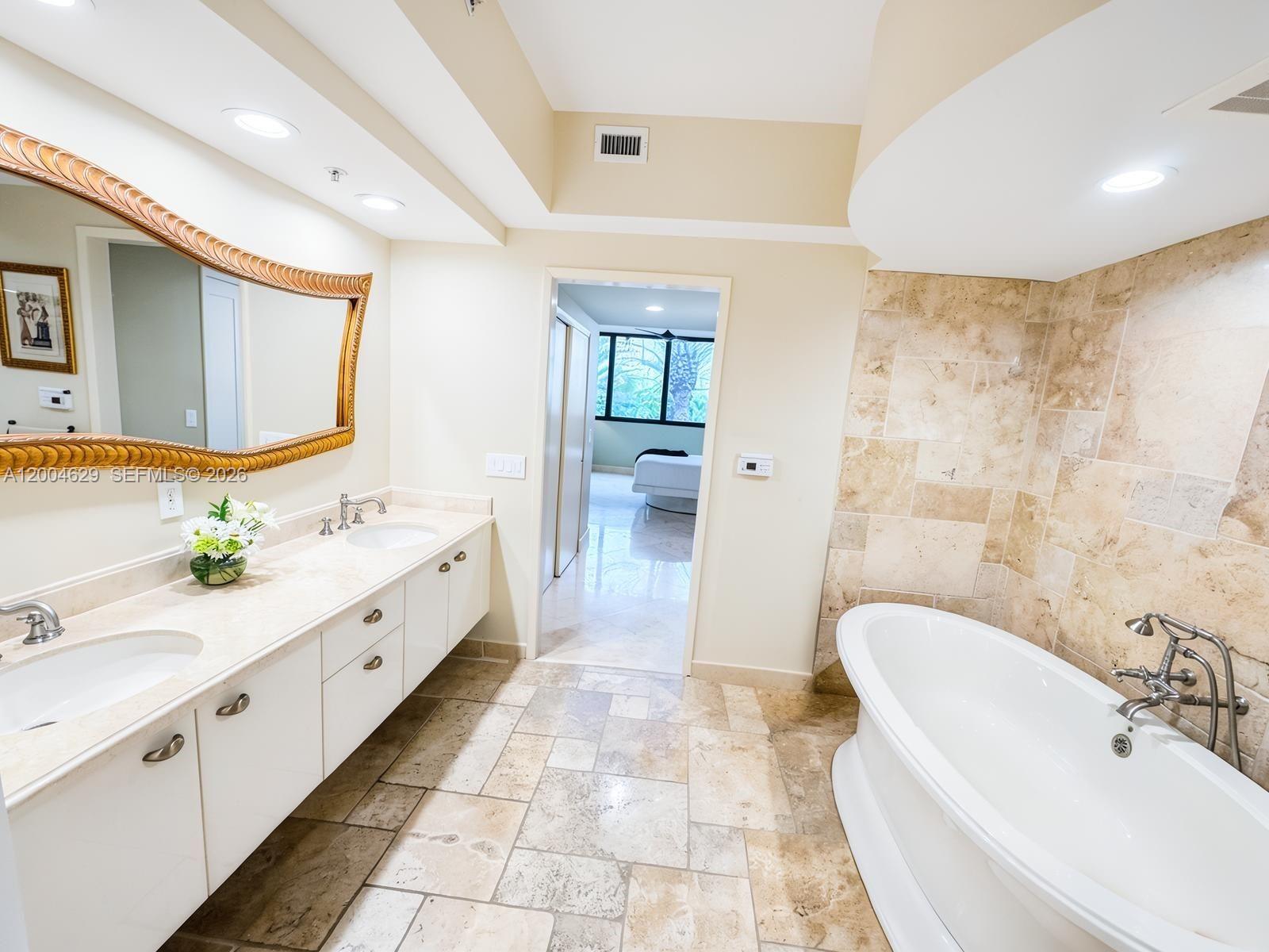 333 Las Olas Way 304 Property Photo 16