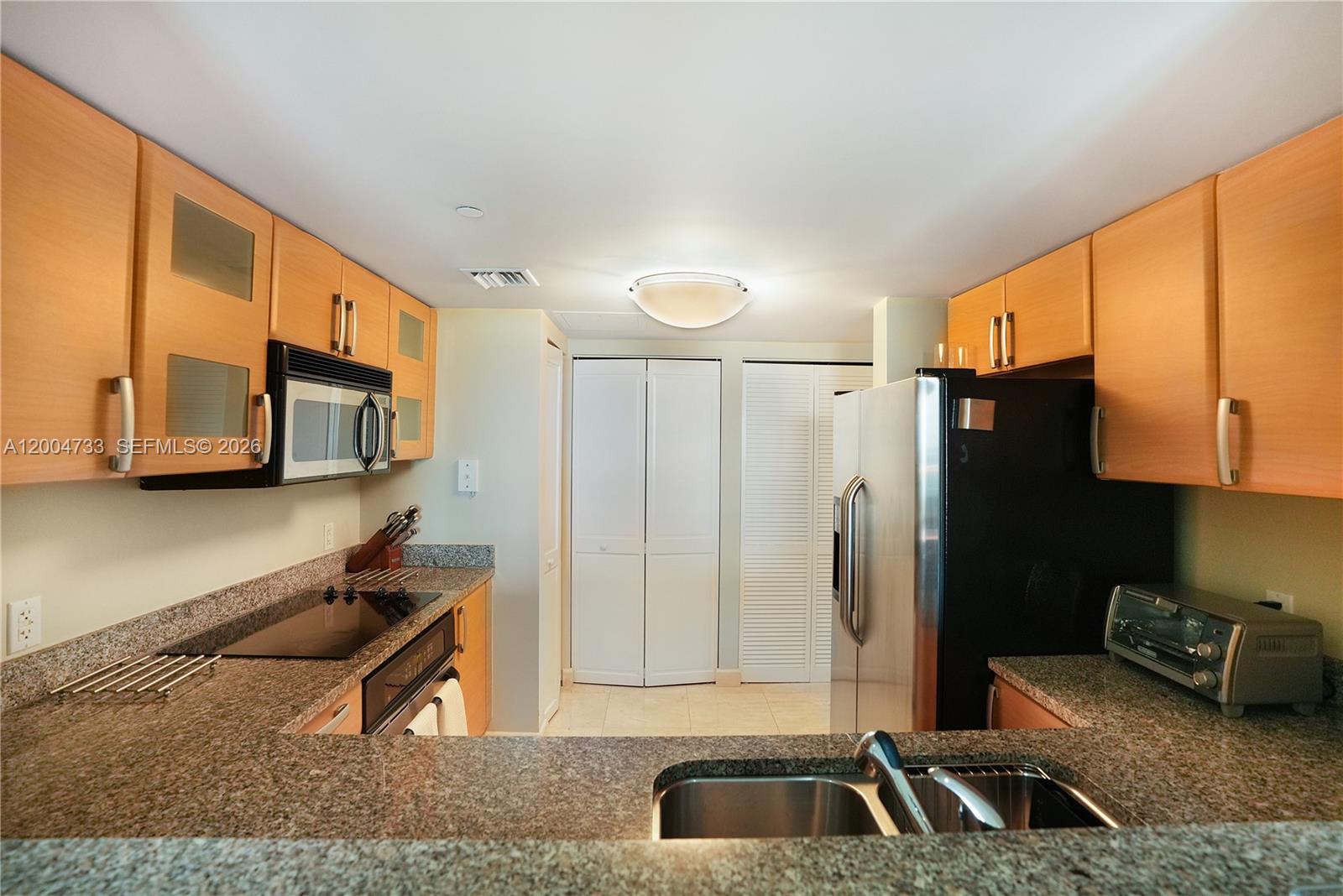 2101 Brickell Avenue 1812 Property Photo 14