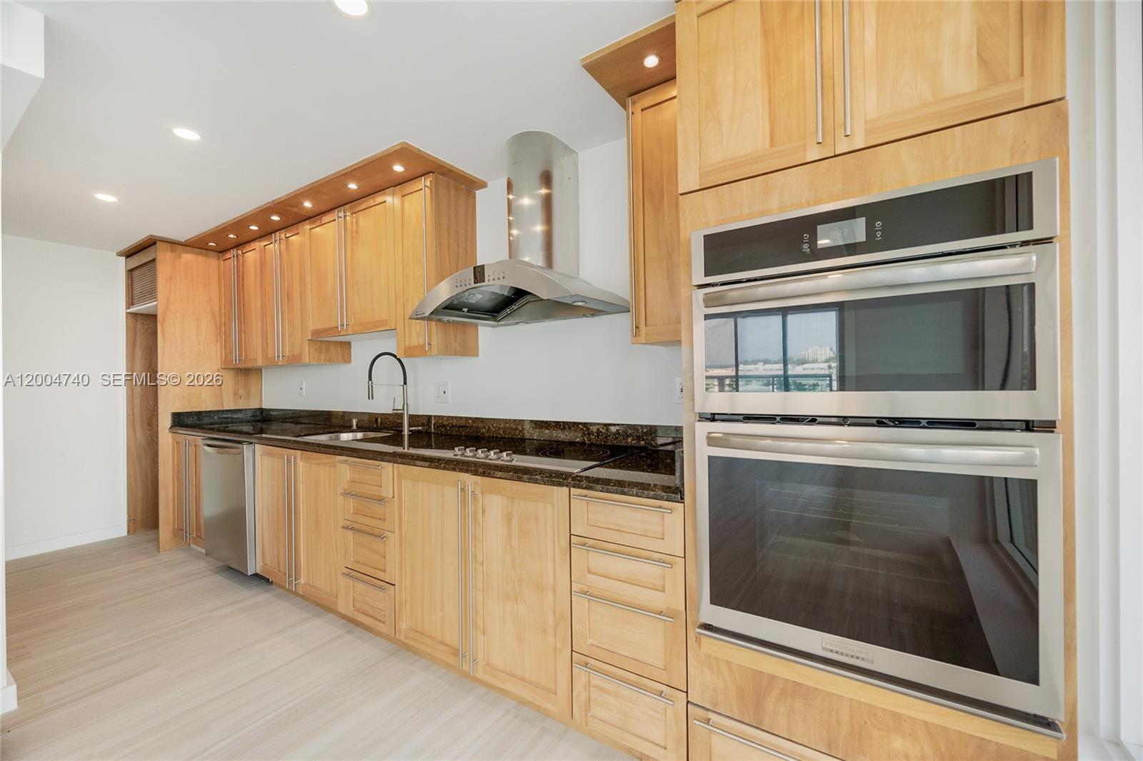 2100 S Ocean Lane 601 Property Photo 7