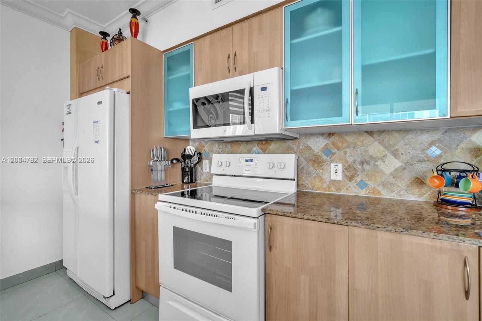 17555 Atlantic Boulevard 707 Property Photo 9
