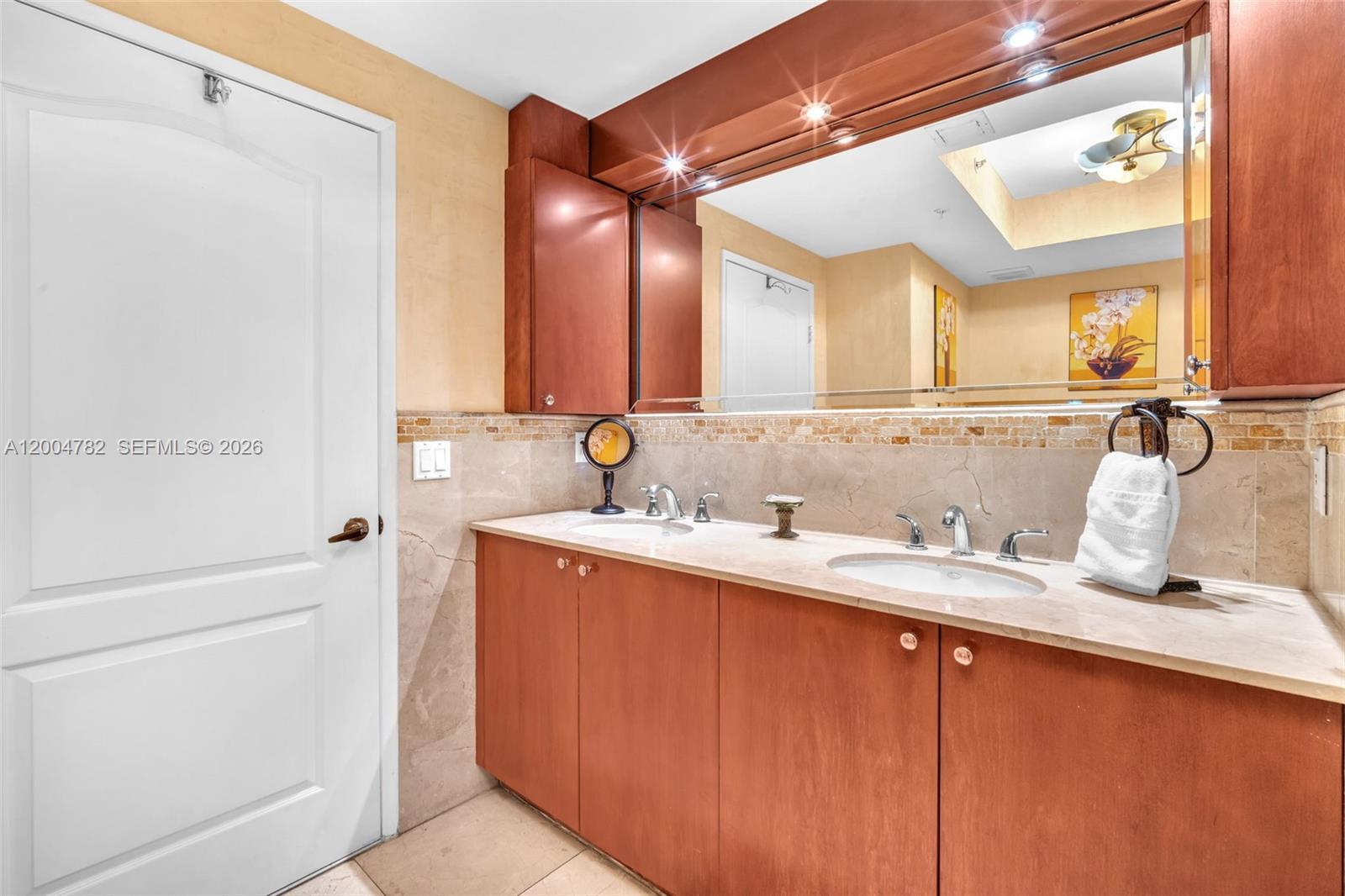 17555 Atlantic Boulevard 707 Property Photo 20