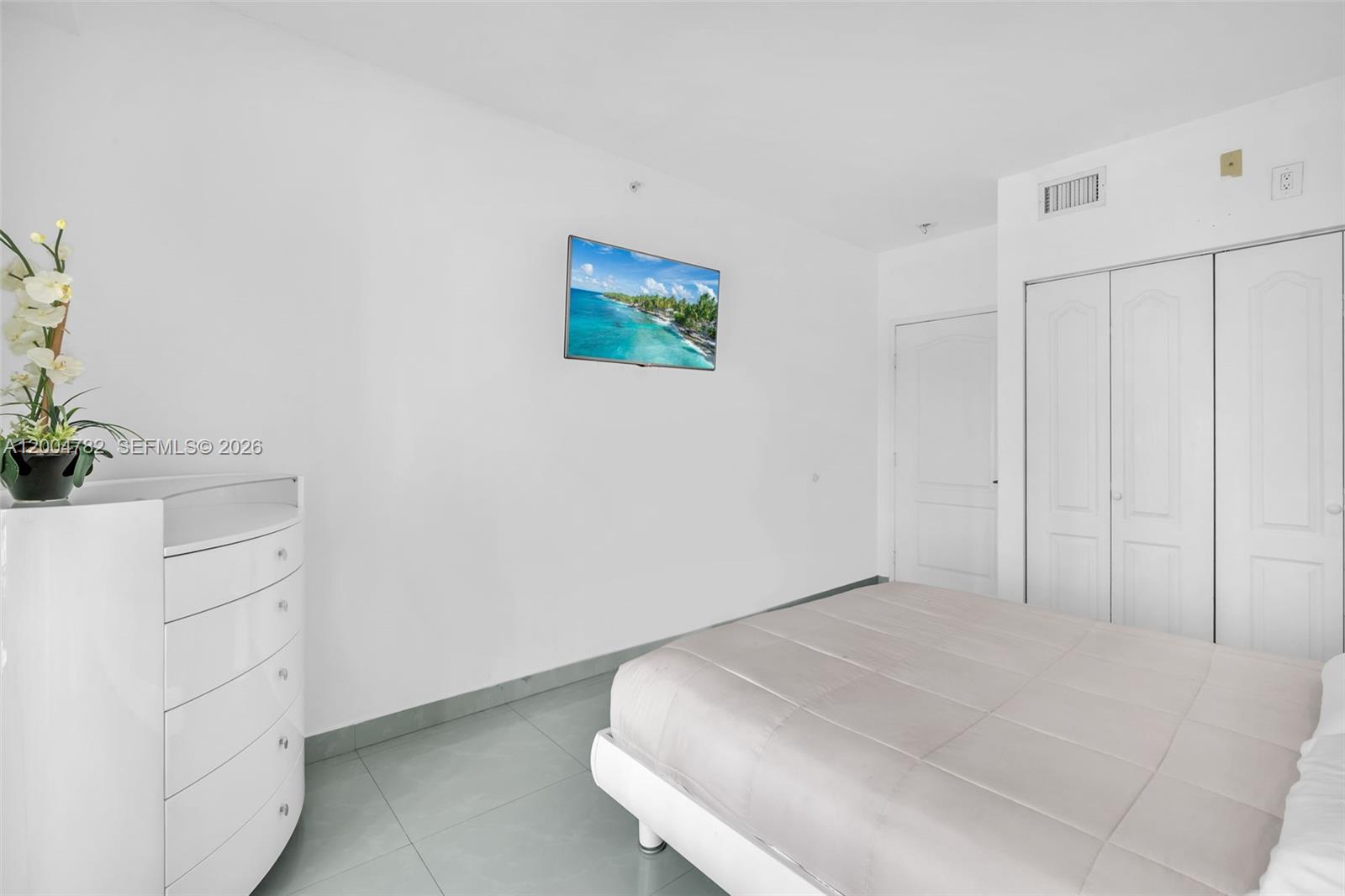 17555 Atlantic Boulevard 707 Property Photo 26