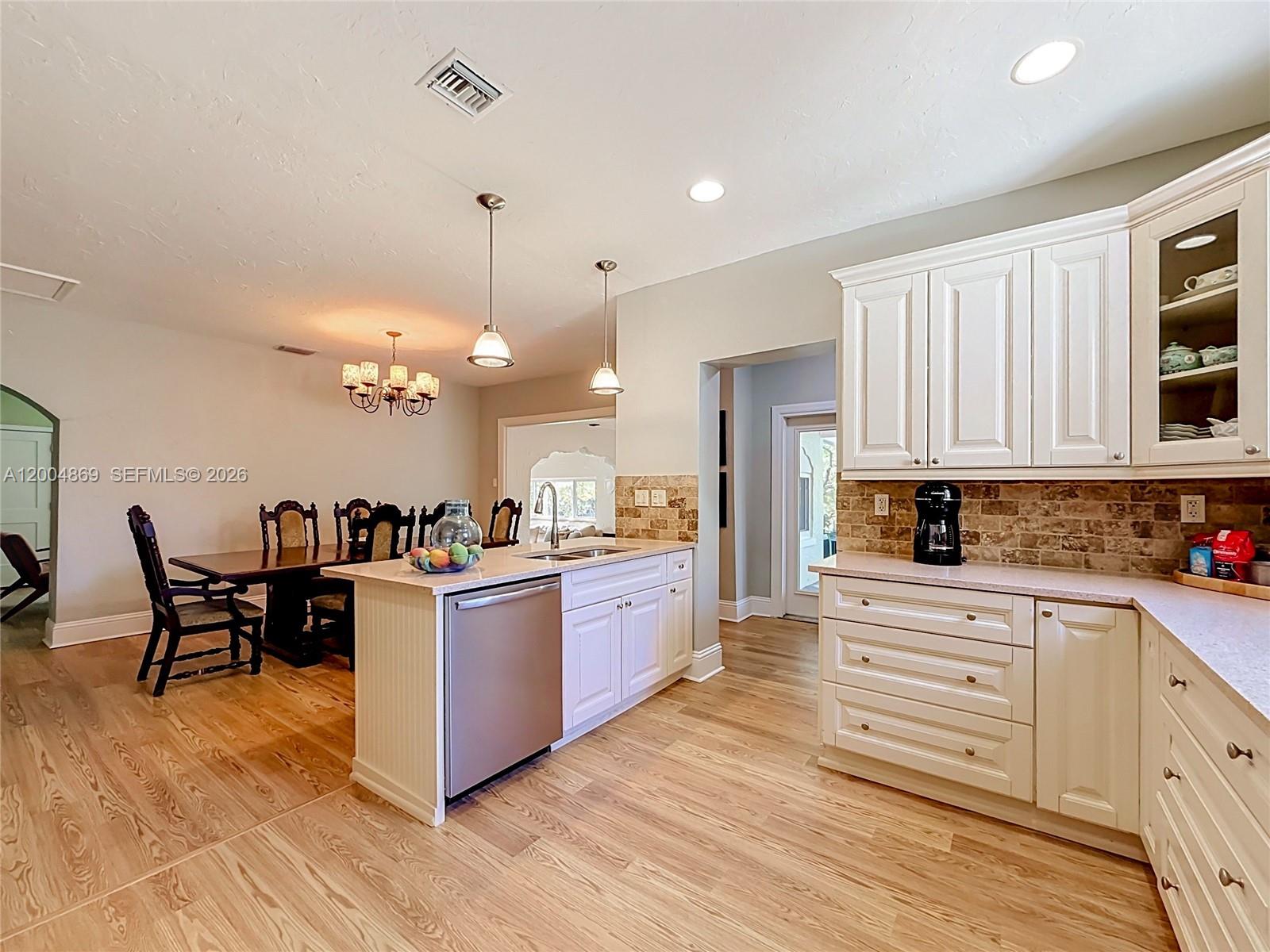 1029 Harrison Street Property Photo 11
