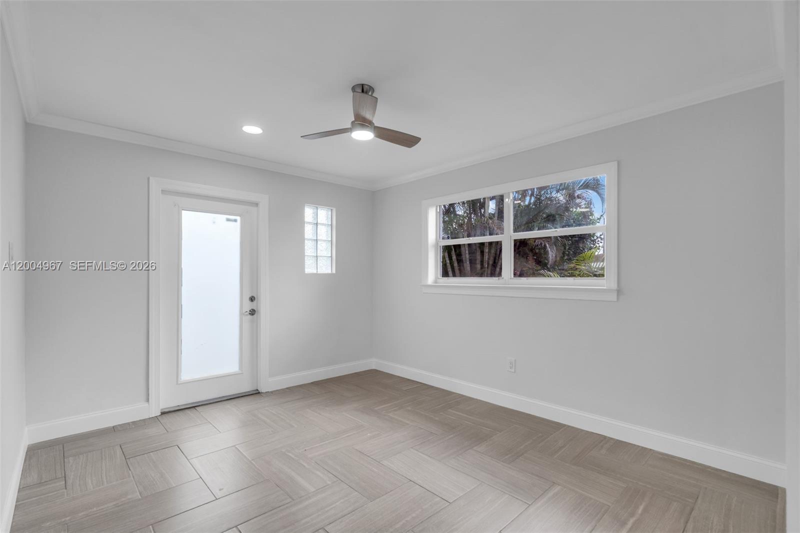 A12004967 Property Photo 25