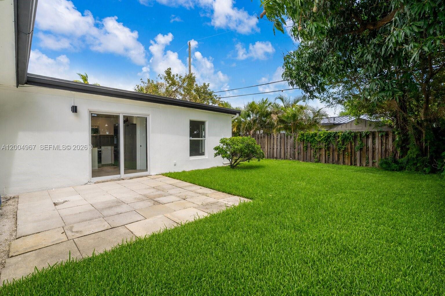 A12004967 Property Photo 35