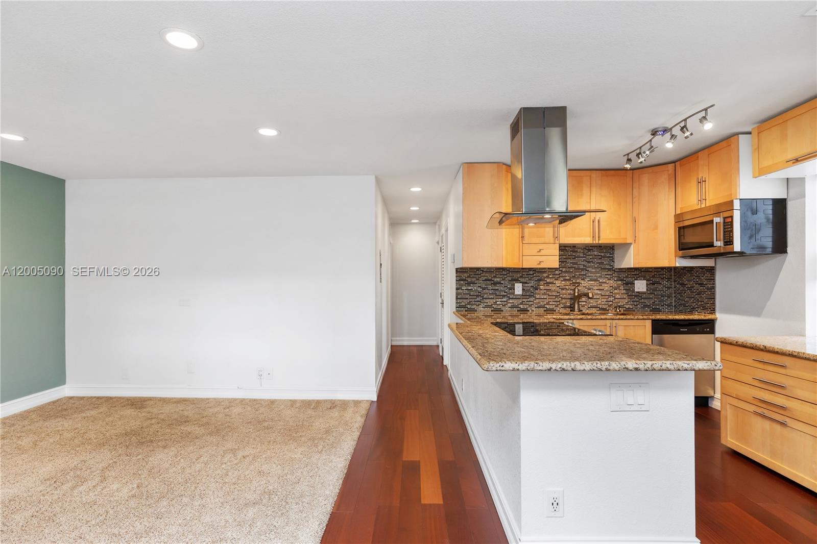 854 Normandy R 854 Property Photo 3