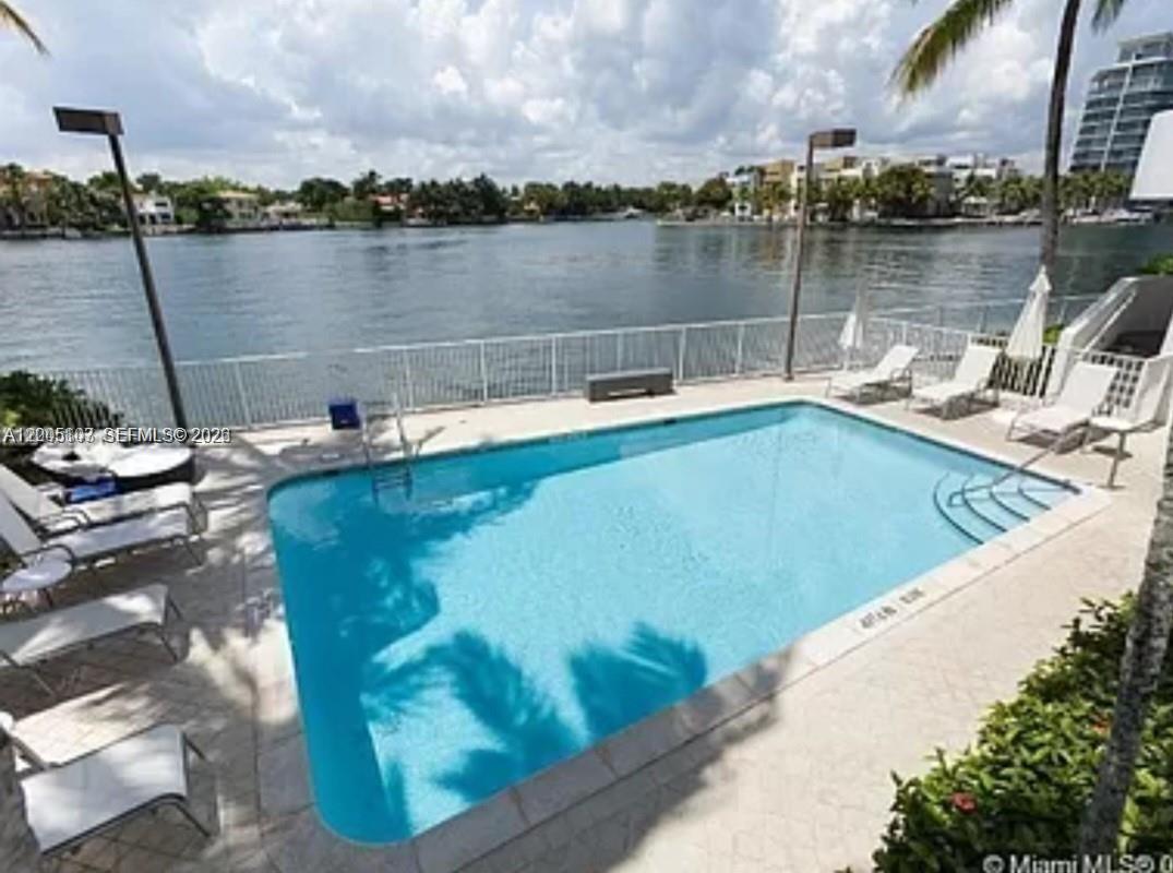 5880 Collins Avenue 604 Property Photo 8