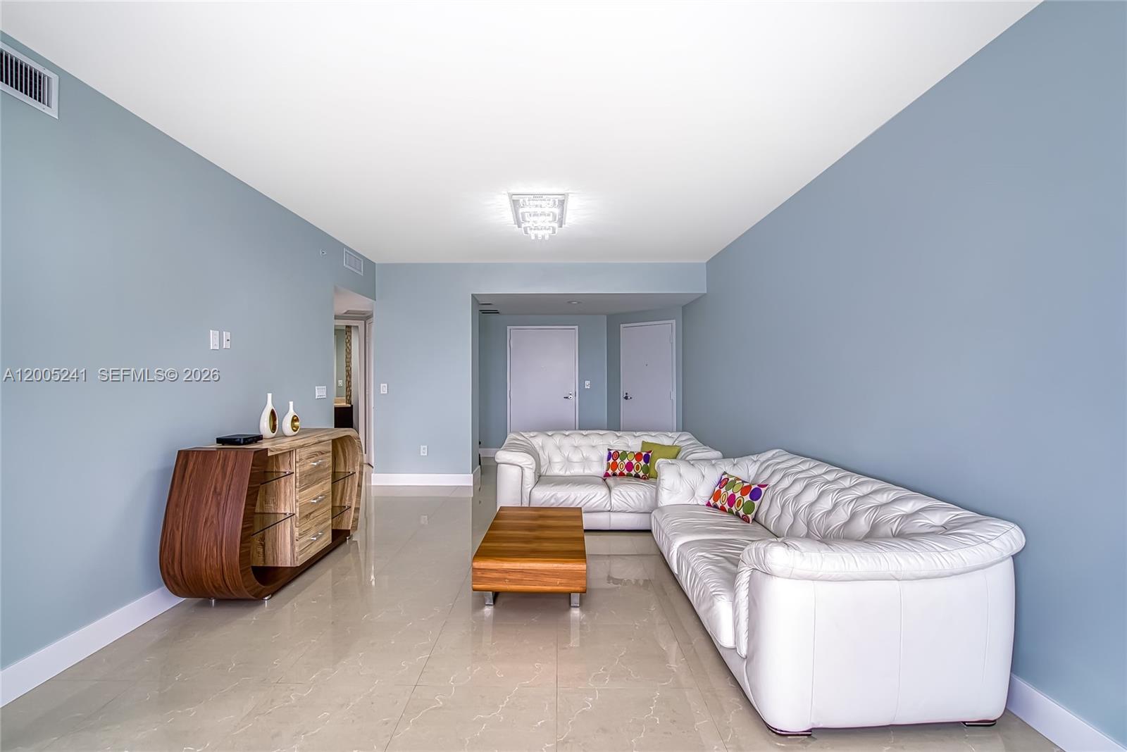 18201 Collins Avenue 1701 Property Photo 3