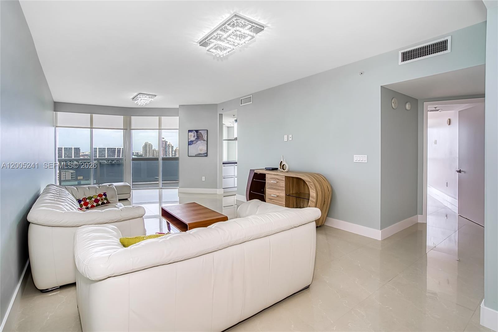 18201 Collins Avenue 1701 Property Photo 4