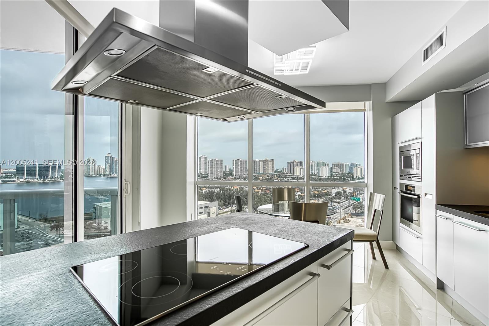 18201 Collins Avenue 1701 Property Photo 8