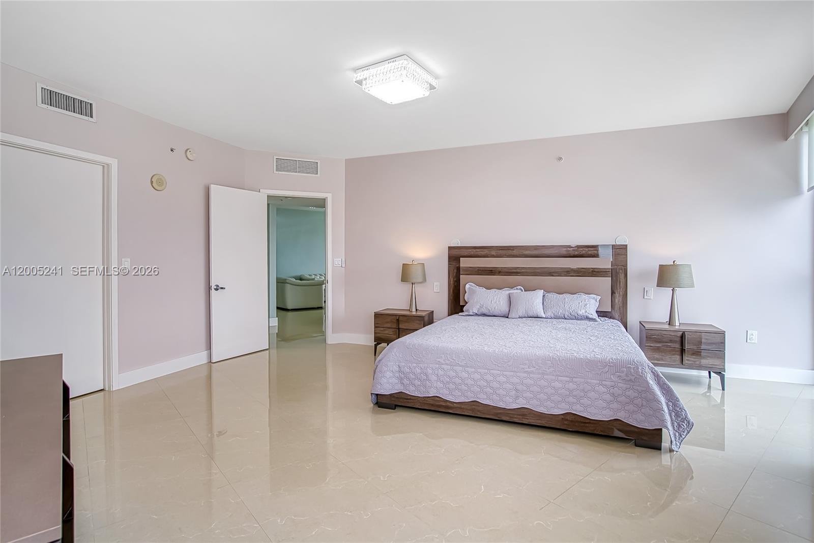 18201 Collins Avenue 1701 Property Photo 17