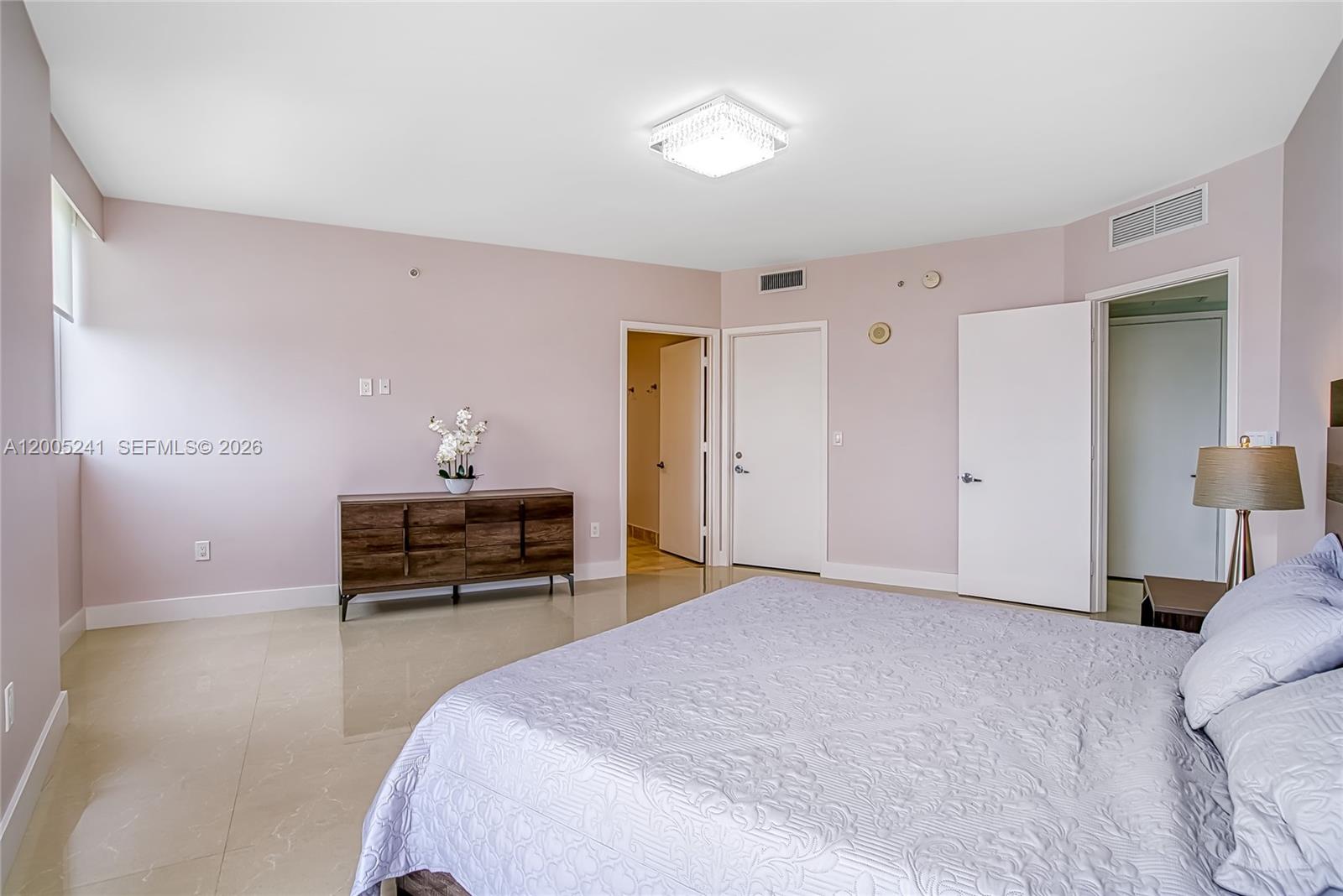 18201 Collins Avenue 1701 Property Photo 19