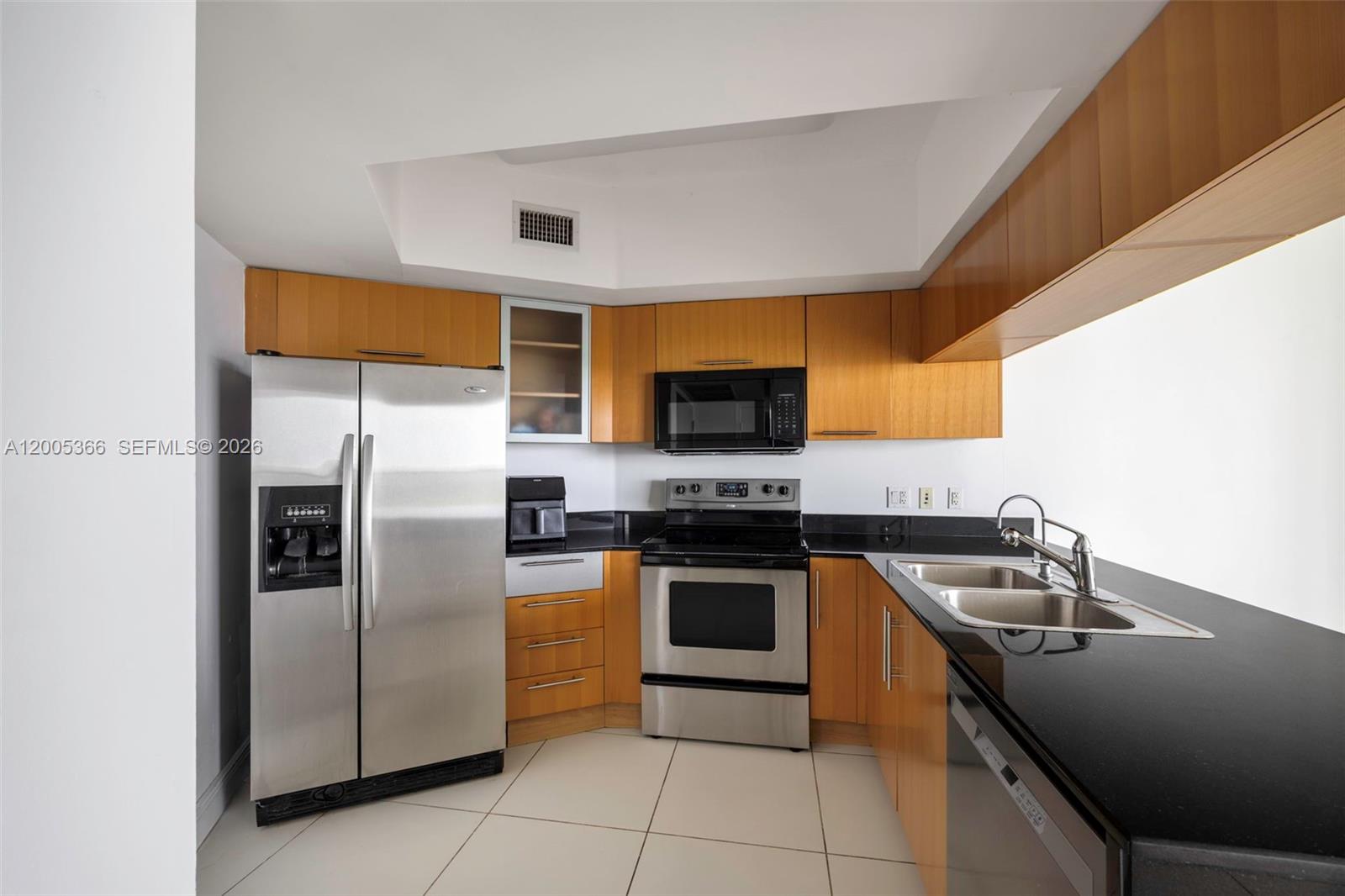 1750 N Bayshore Drive 3801 Property Photo 5