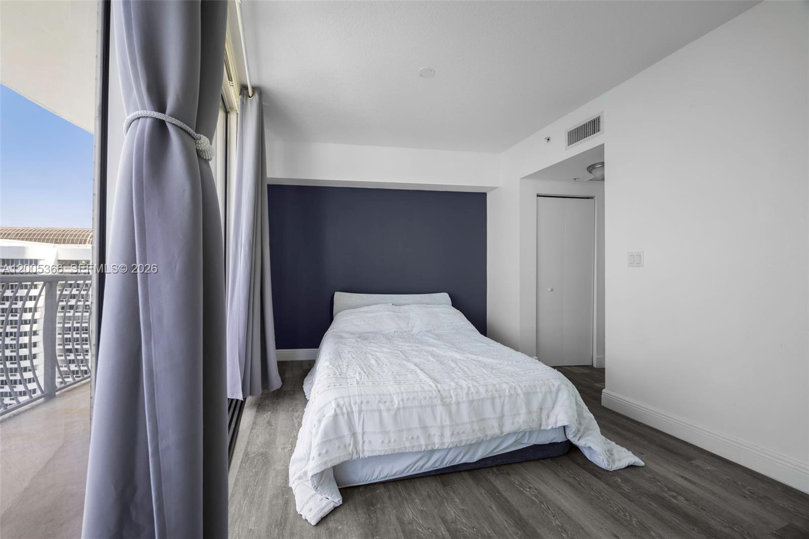 1750 N Bayshore Drive 3801 Property Photo 10