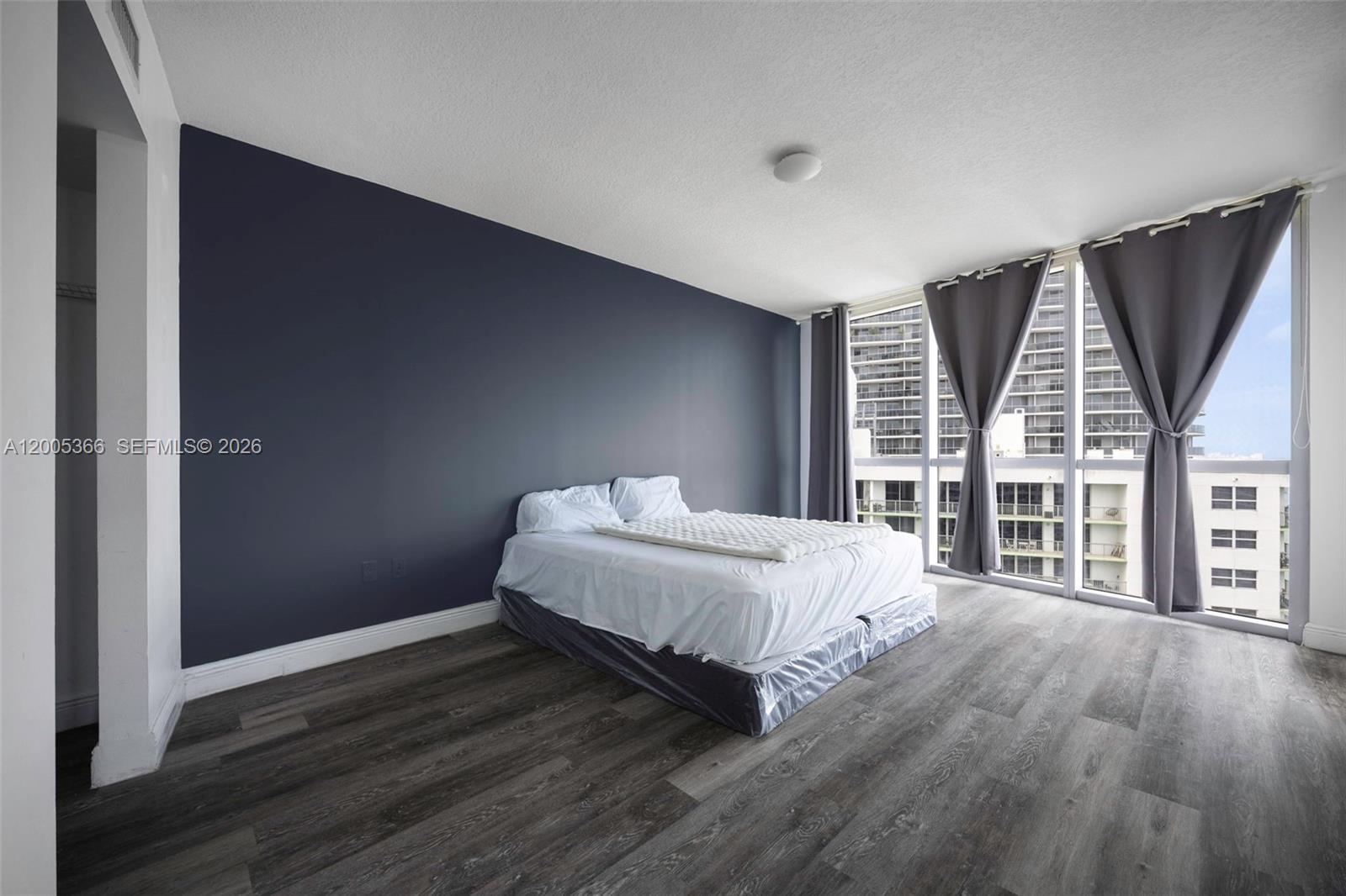 1750 N Bayshore Drive 3801 Property Photo 13