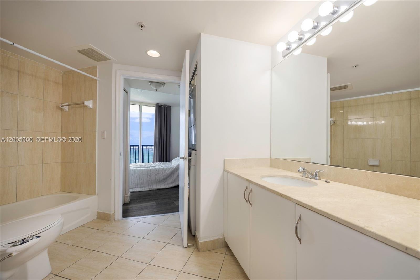 1750 N Bayshore Drive 3801 Property Photo 16