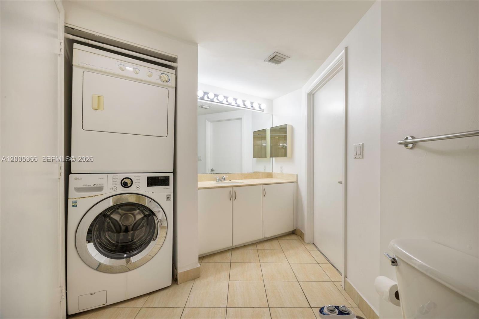 1750 N Bayshore Drive 3801 Property Photo 21