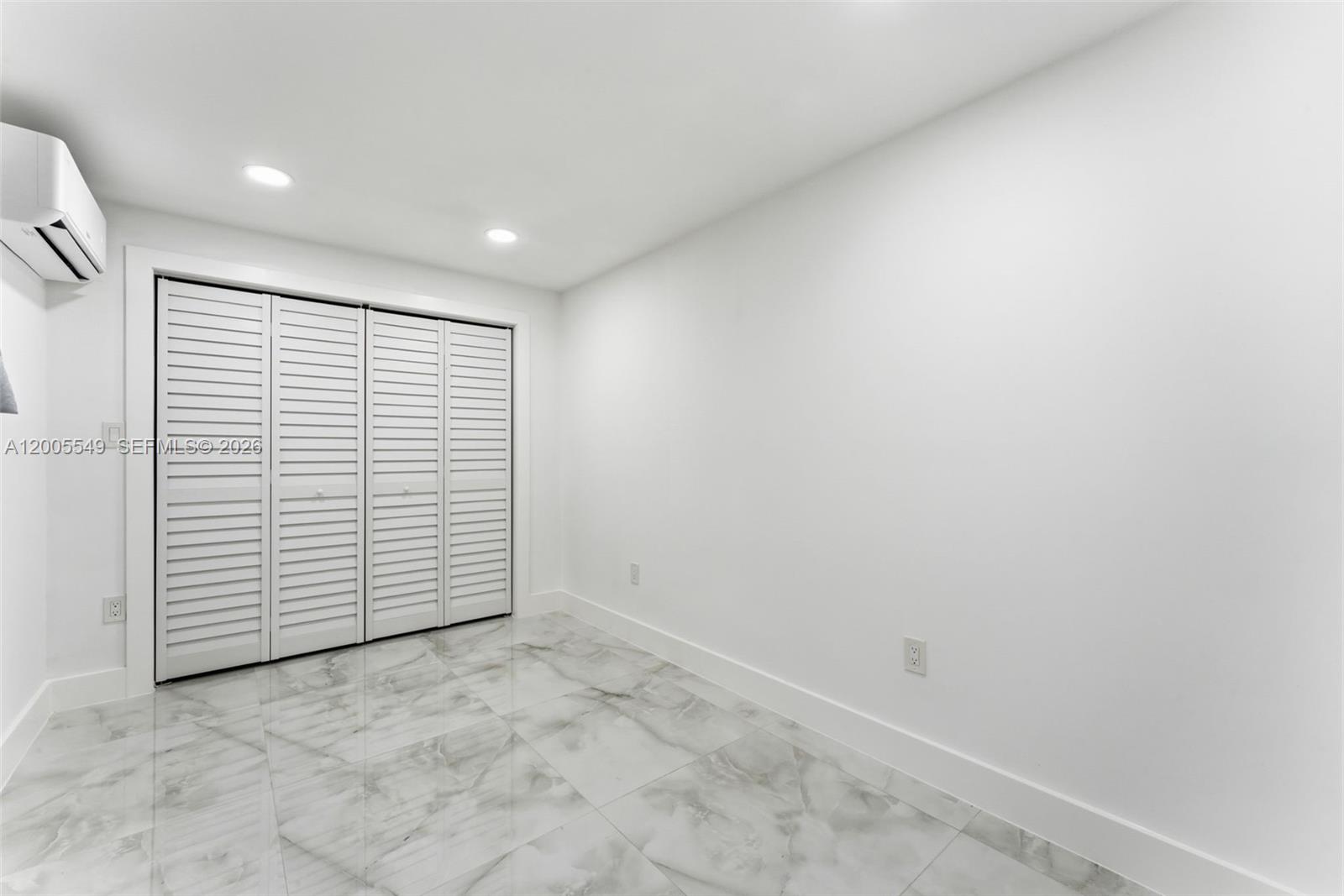 1810 Ne 161st Street Property Photo 24