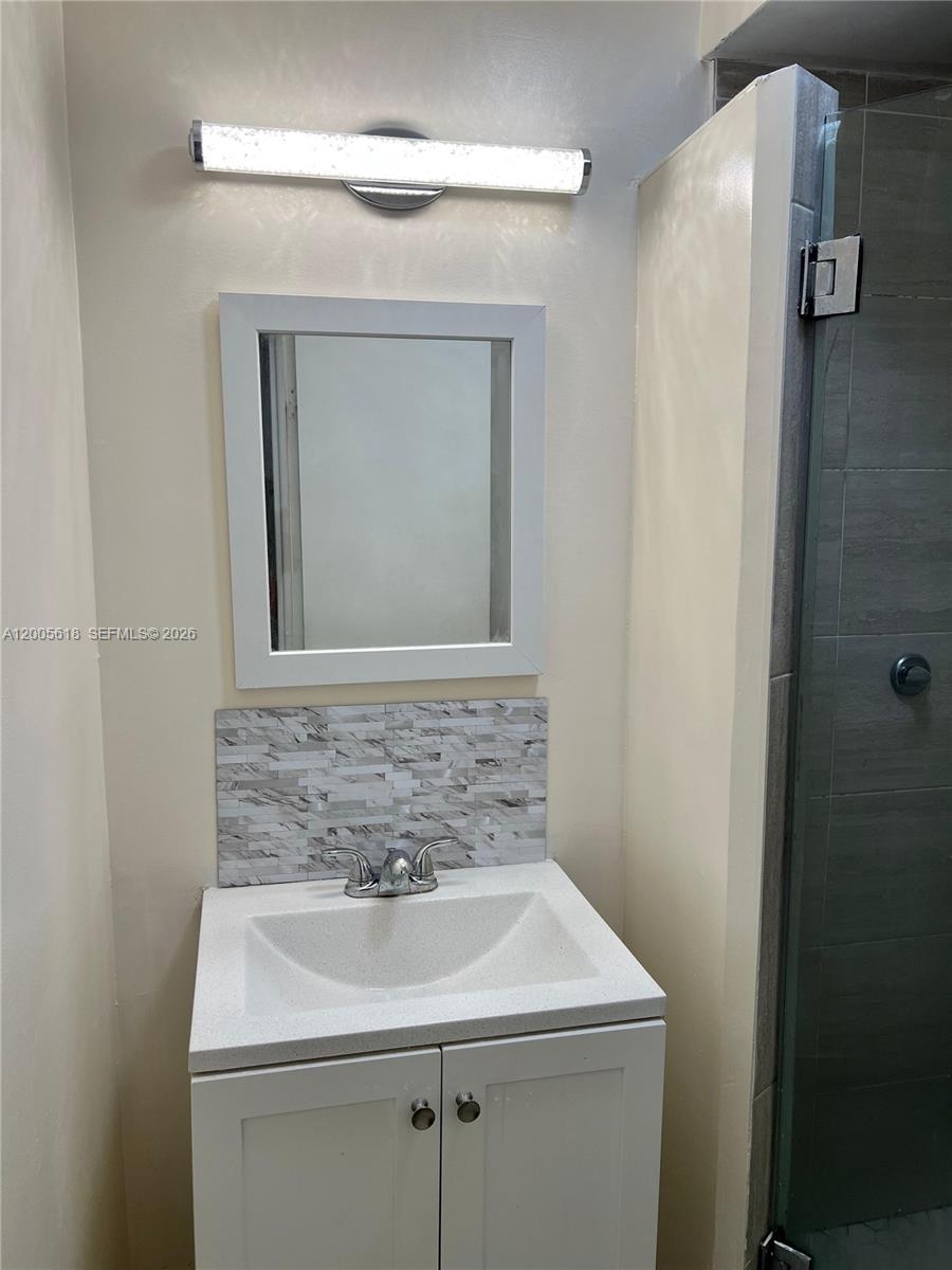 5041 W Oakland Park Boulevard 110 Property Photo 11