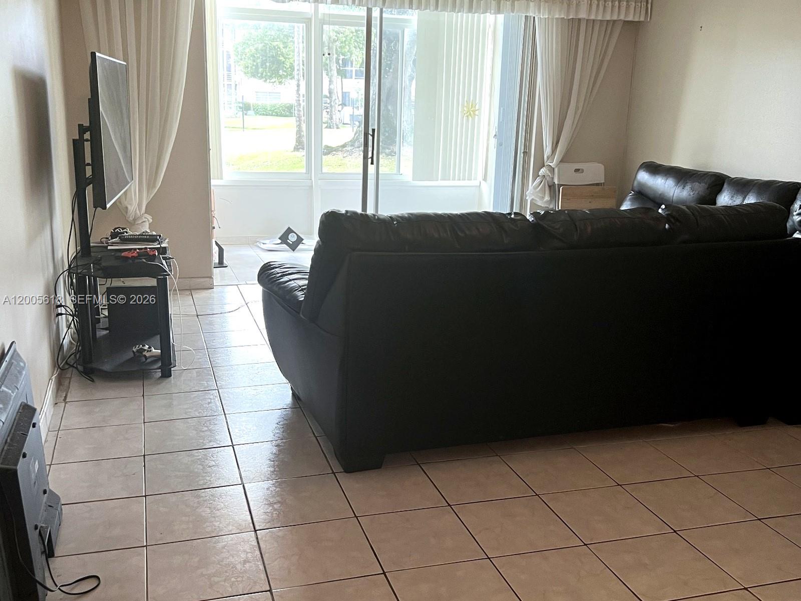 5041 W Oakland Park Boulevard 110 Property Photo 14