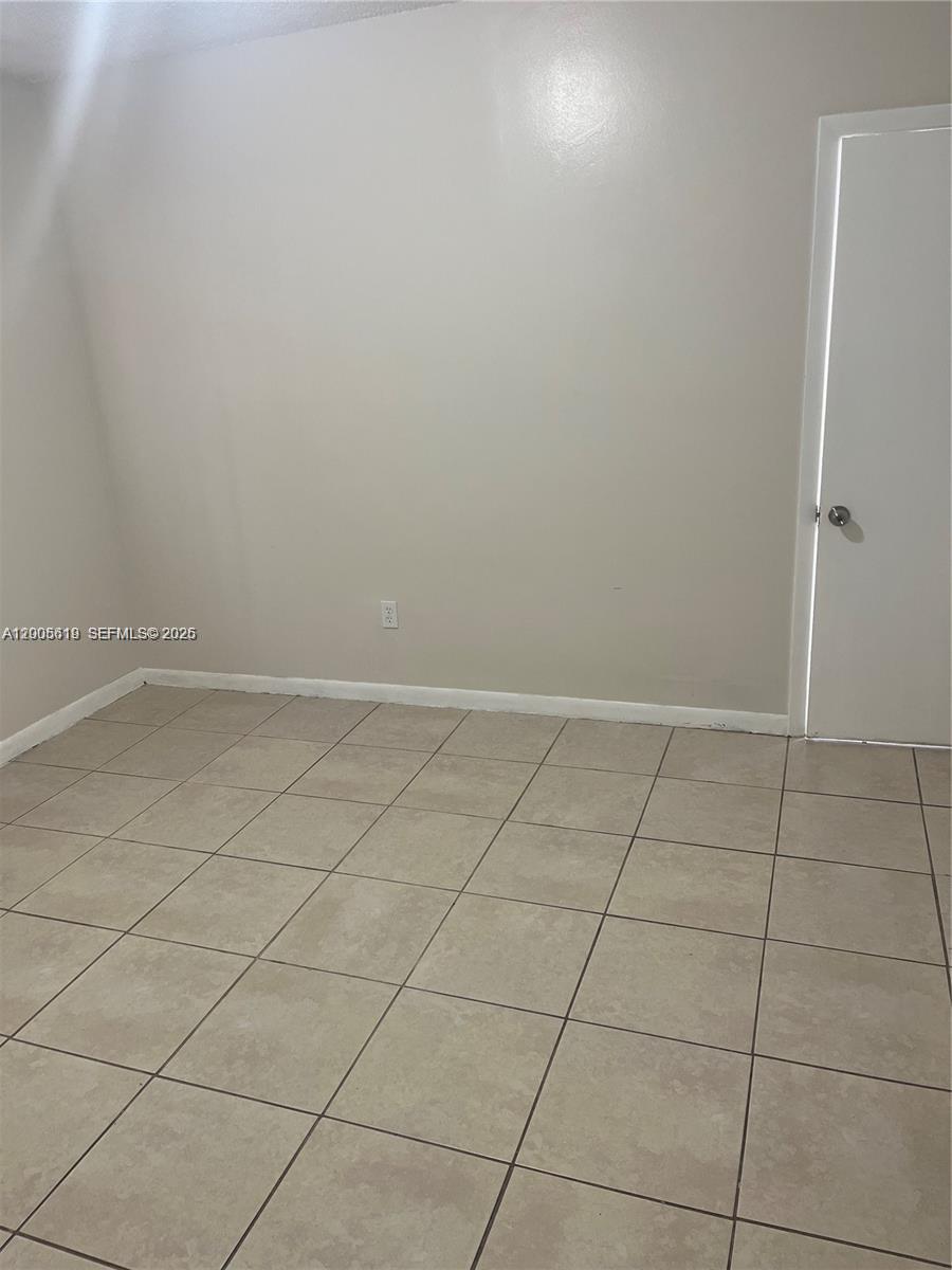 2255 W 55th Street 2 Property Photo 4
