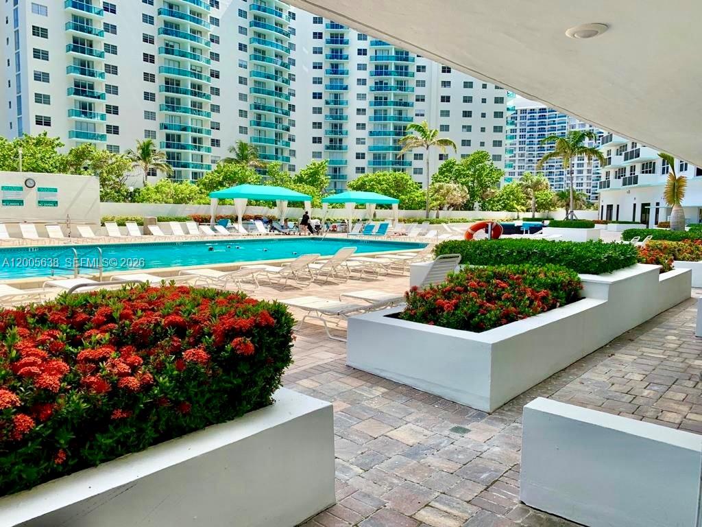3725 S Ocean Drive L12 Property Photo 13