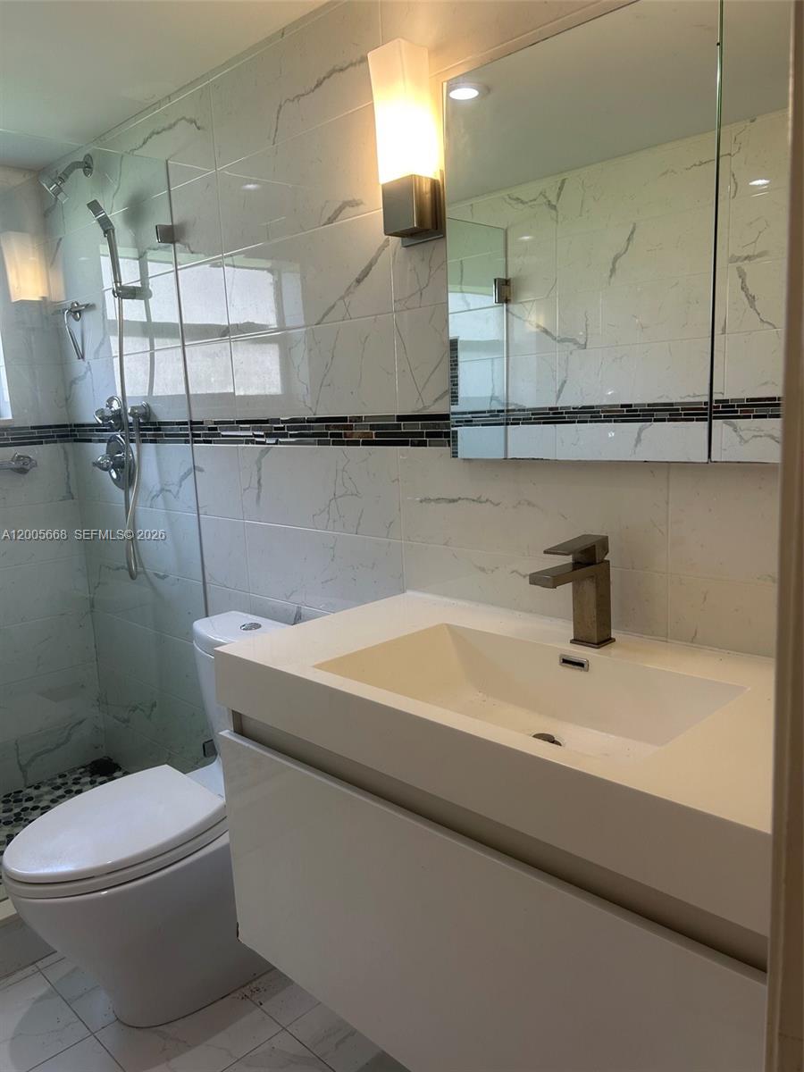 18901 Ne 14th Avenue 101 Property Photo 16
