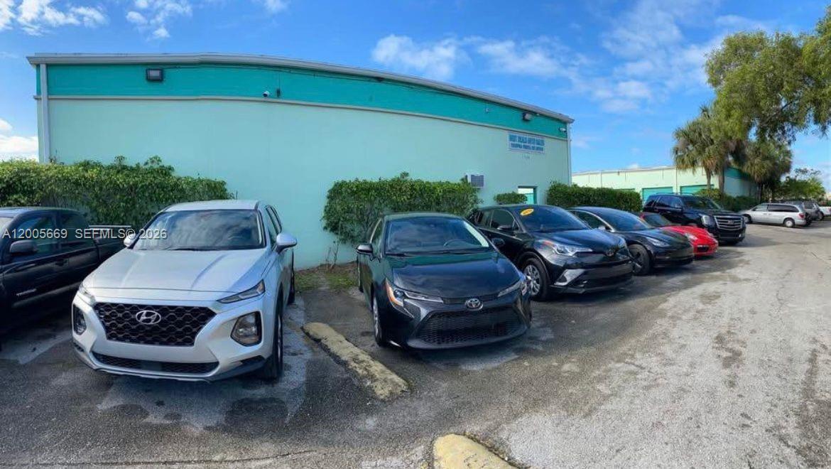 Auto Sales & Detailing Auto Sales & Detailing For Sale In Margat Property Photo 2