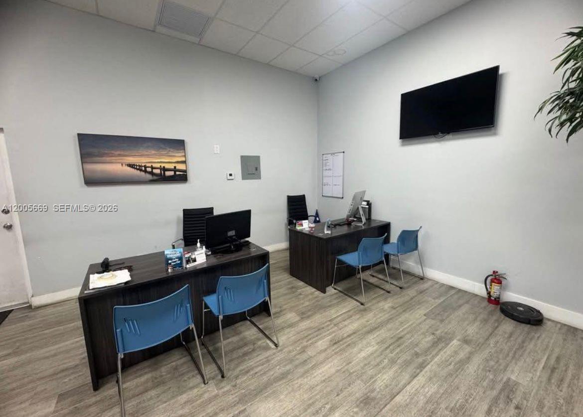 Auto Sales & Detailing Auto Sales & Detailing For Sale In Margat Property Photo 4