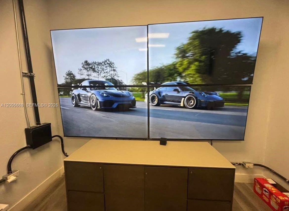 Auto Sales & Detailing Auto Sales & Detailing For Sale In Margat Property Photo 5