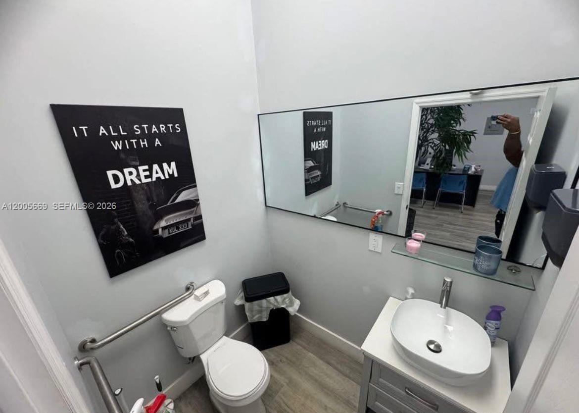 Auto Sales & Detailing Auto Sales & Detailing For Sale In Margat Property Photo 9