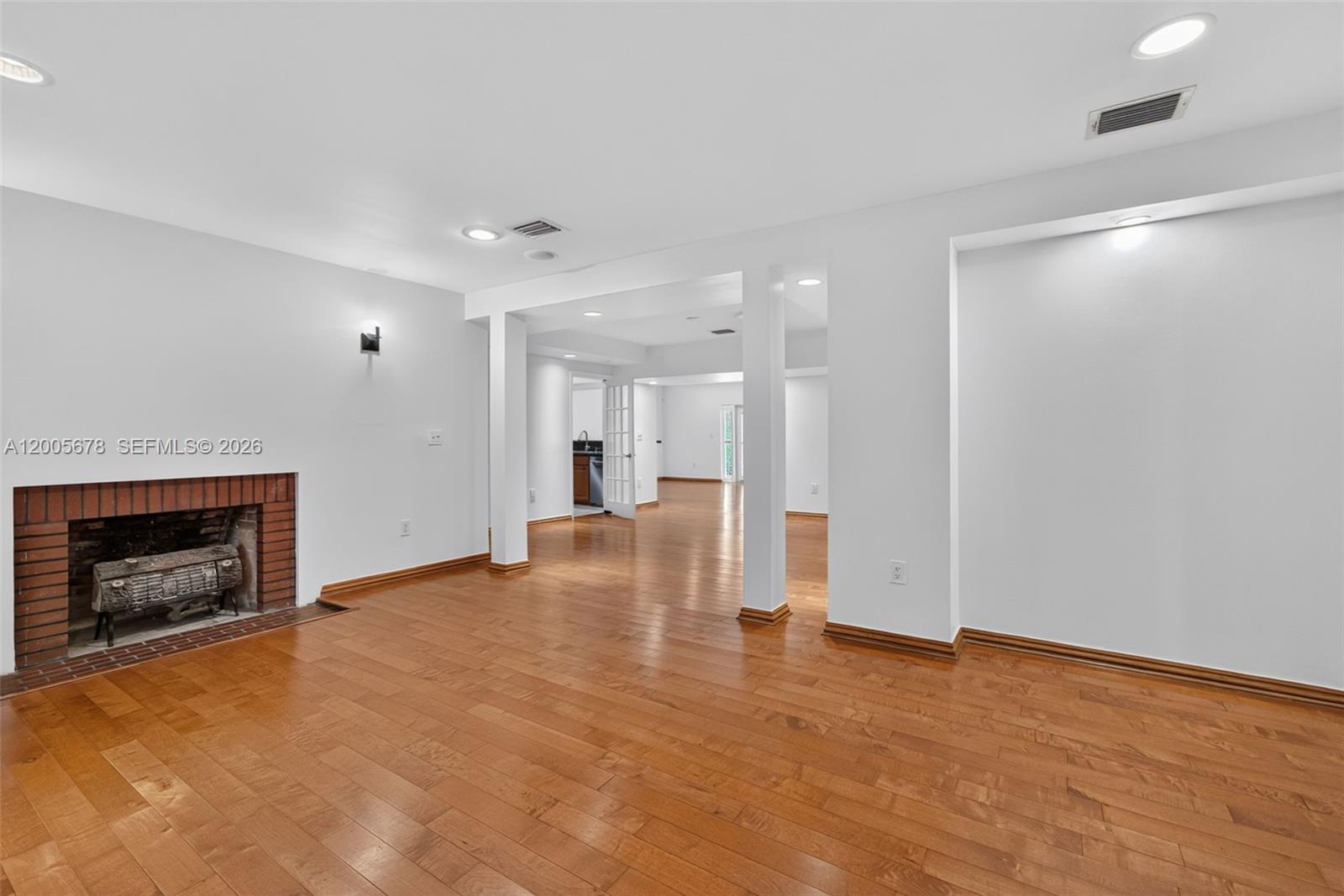 1237 Aduana Avenue Property Photo 16