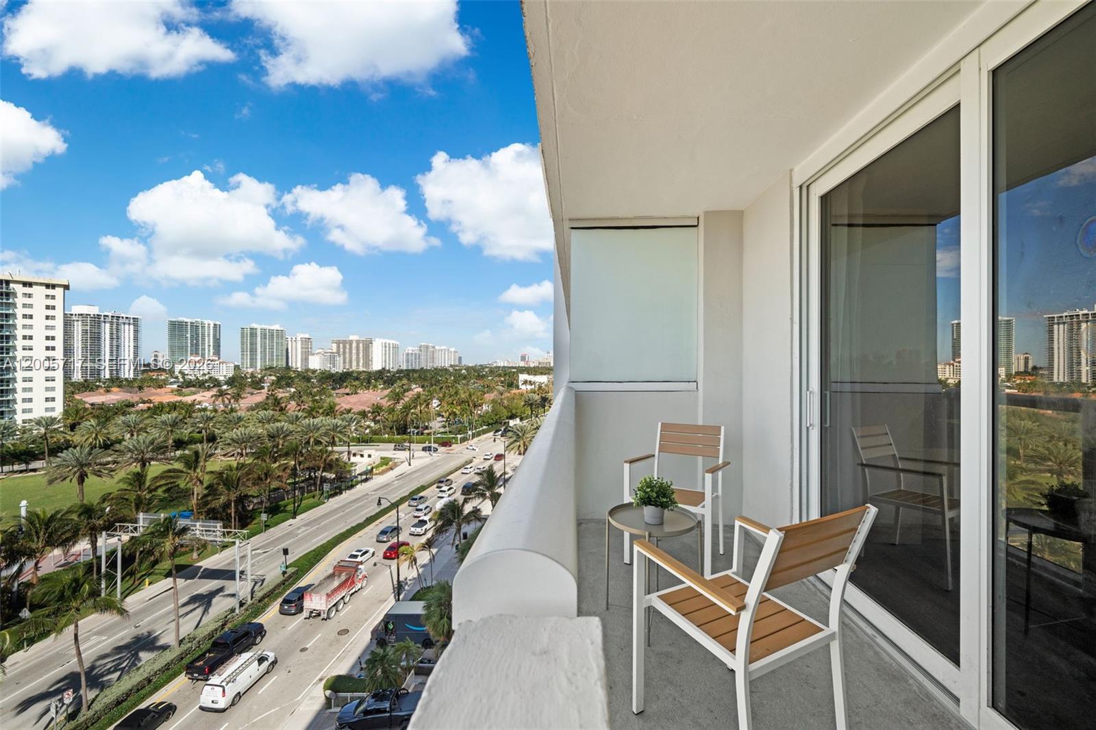 19201 Collins Avenue 736 Property Photo 8