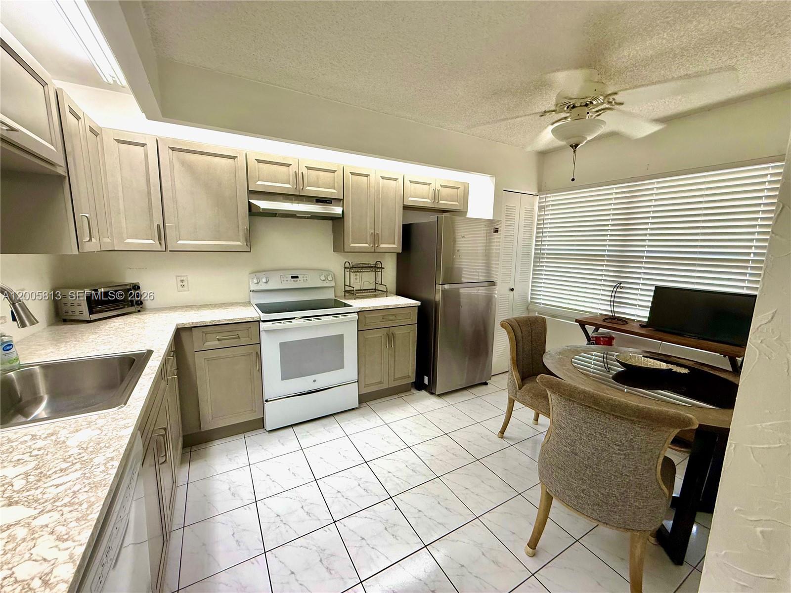 571 Sw 141st Avenue 208n Property Photo 9
