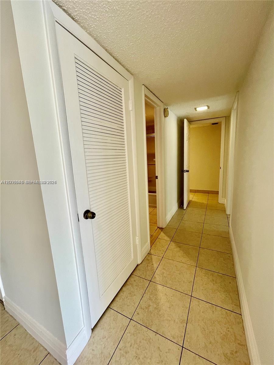 2320 S Cypress Bend Drive 204 Property Photo 10
