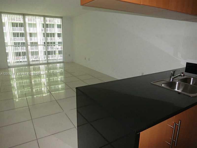 1750 N Bayshore Drive 2909 Property Photo 5