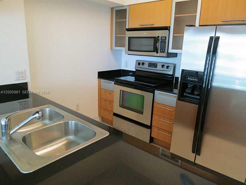 1750 N Bayshore Drive 2909 Property Photo 6