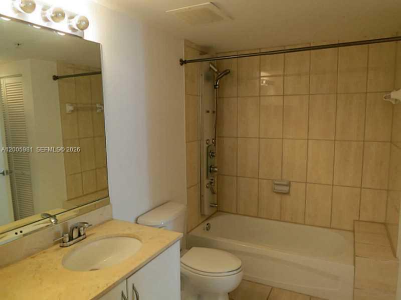 1750 N Bayshore Drive 2909 Property Photo 11
