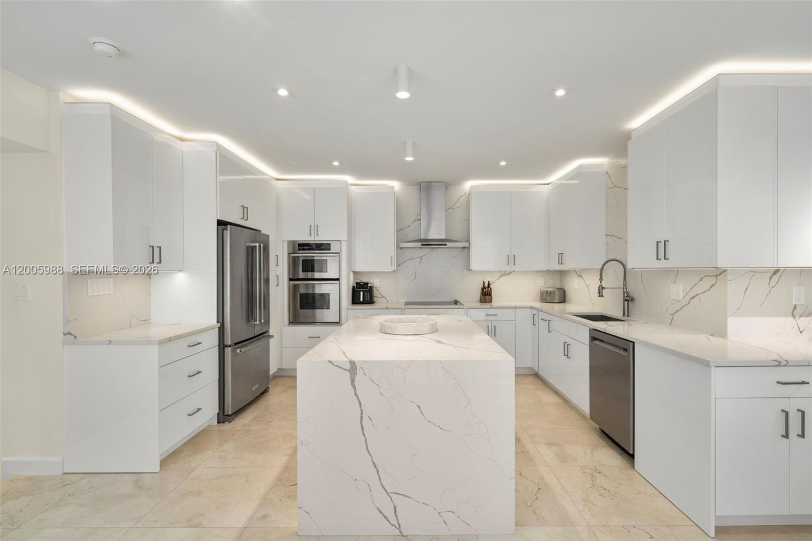 1830 S Ocean Drive 5103 Property Photo 2