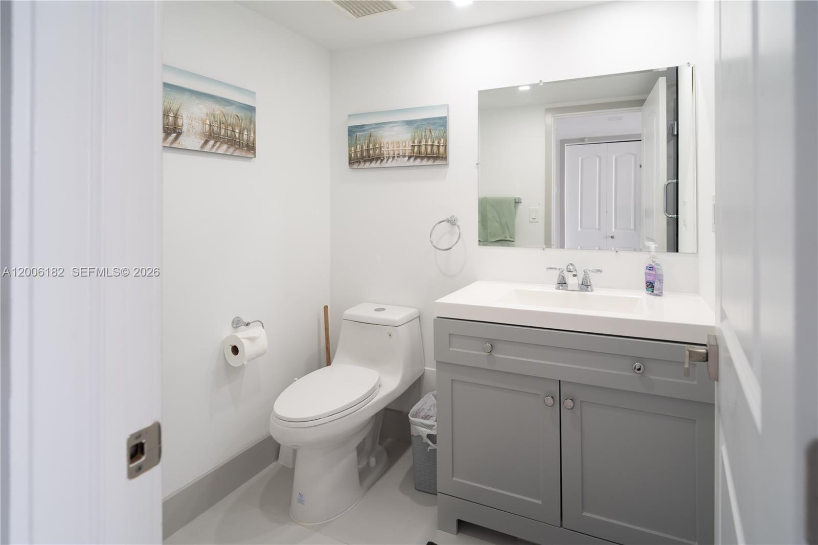 19707 Turnberry Way 18c Property Photo 3