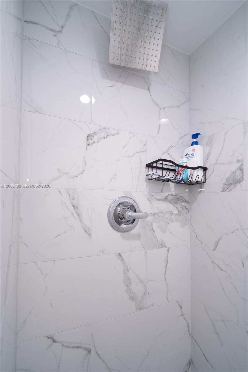 19707 Turnberry Way 18c Property Photo 6